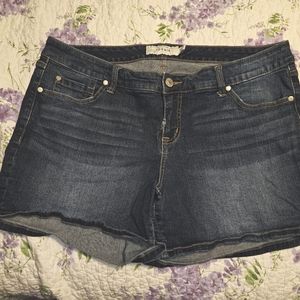 Torrid denim shorts size 18